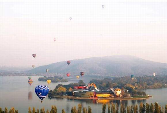 (Canberra Balloon Fiesta)